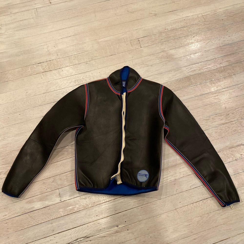 Tornado navy blue wet suit size med 38 46 chest